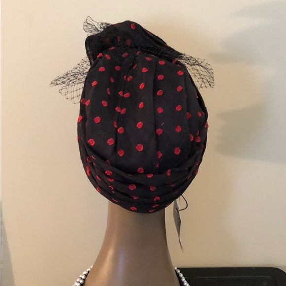 Red and black hat with beautiful stone - Picture 3 of 5